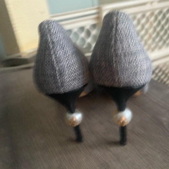 Chanel Black white Tweed leather cap toe Pearl Heels - Picture 14 of 16